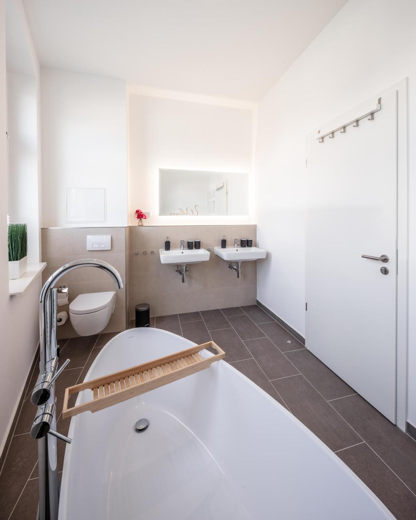 Goethe Palais Anna Amalia L 1-8p L Lift L Parkplatz * Aue (Saxony)